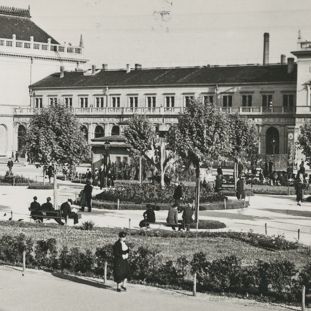 Trg Ante Starčevića. Glavni kolodvor oko 1935. godine